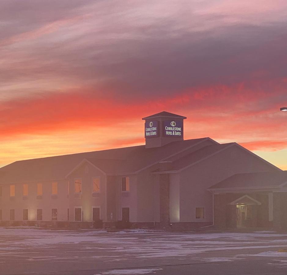 Cobblestone Hotel & Suites - Broken Bow Exterior photo