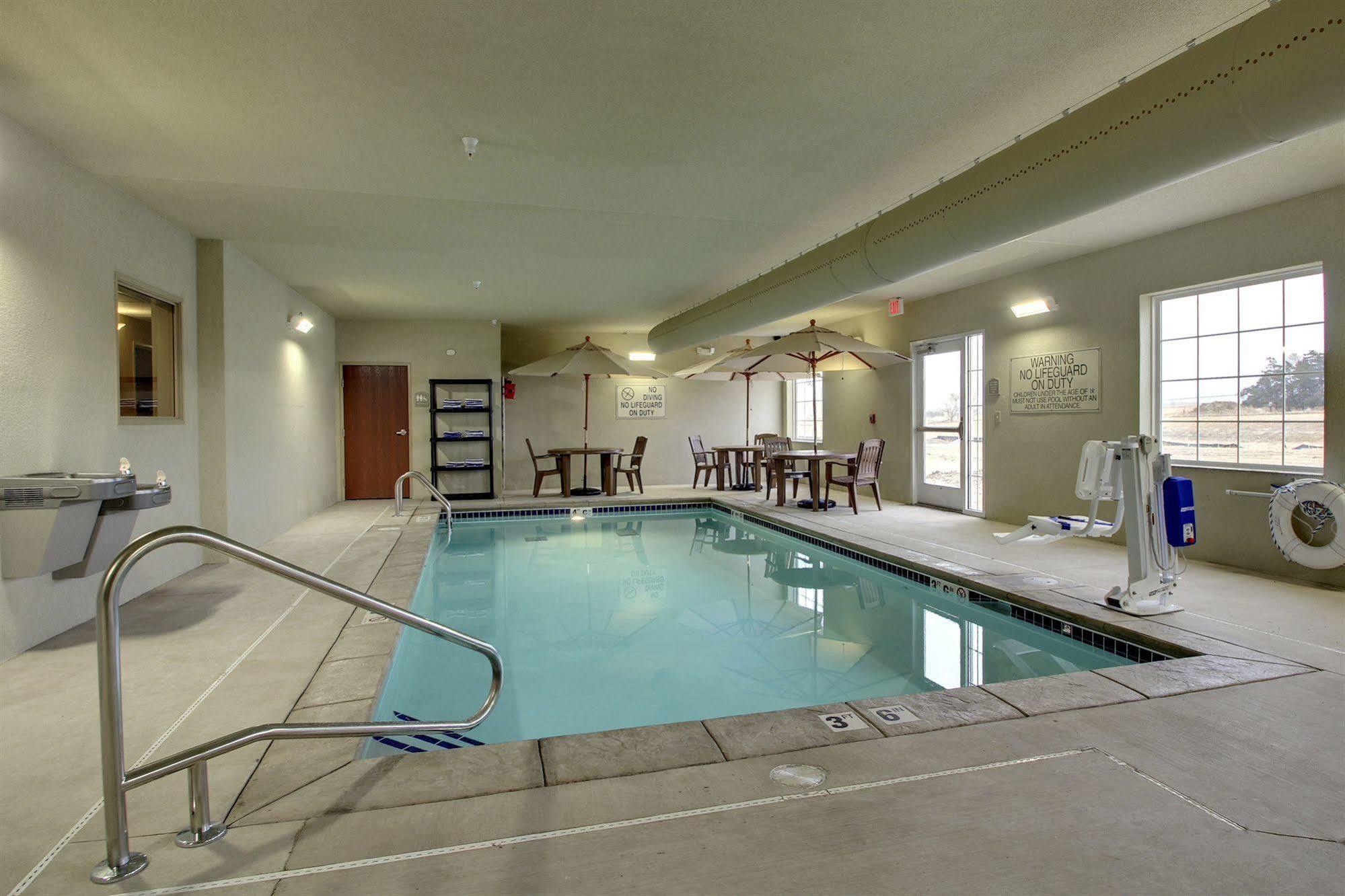 Cobblestone Hotel & Suites - Broken Bow Exterior photo